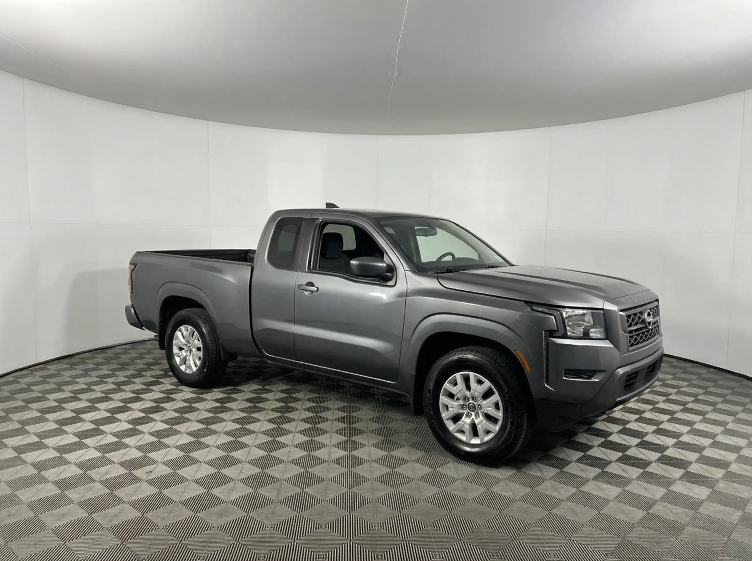 2024 Nissan Frontier SV — photo 1