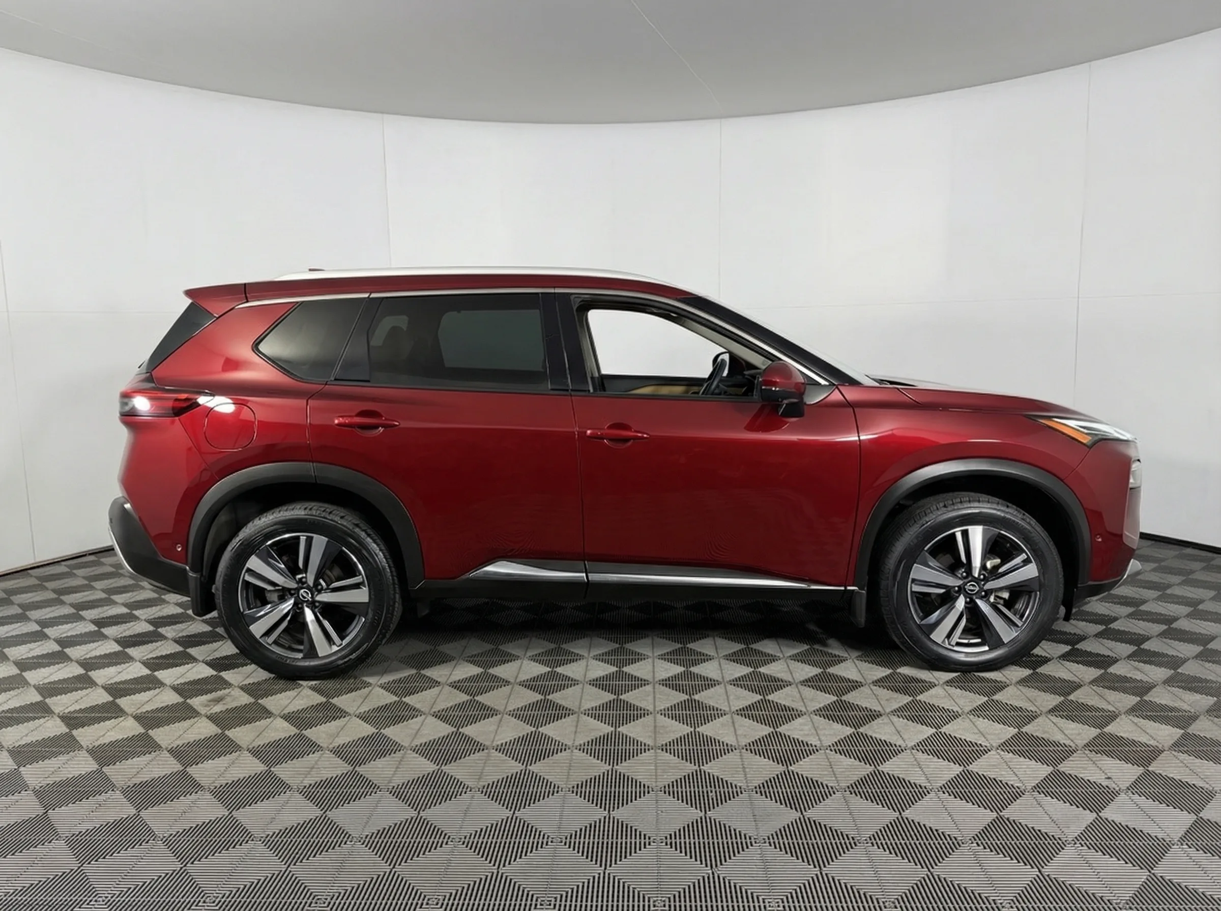 2023 Nissan Rogue Platinum — photo 1