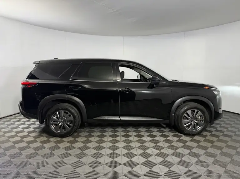 2024 Nissan Pathfinder S