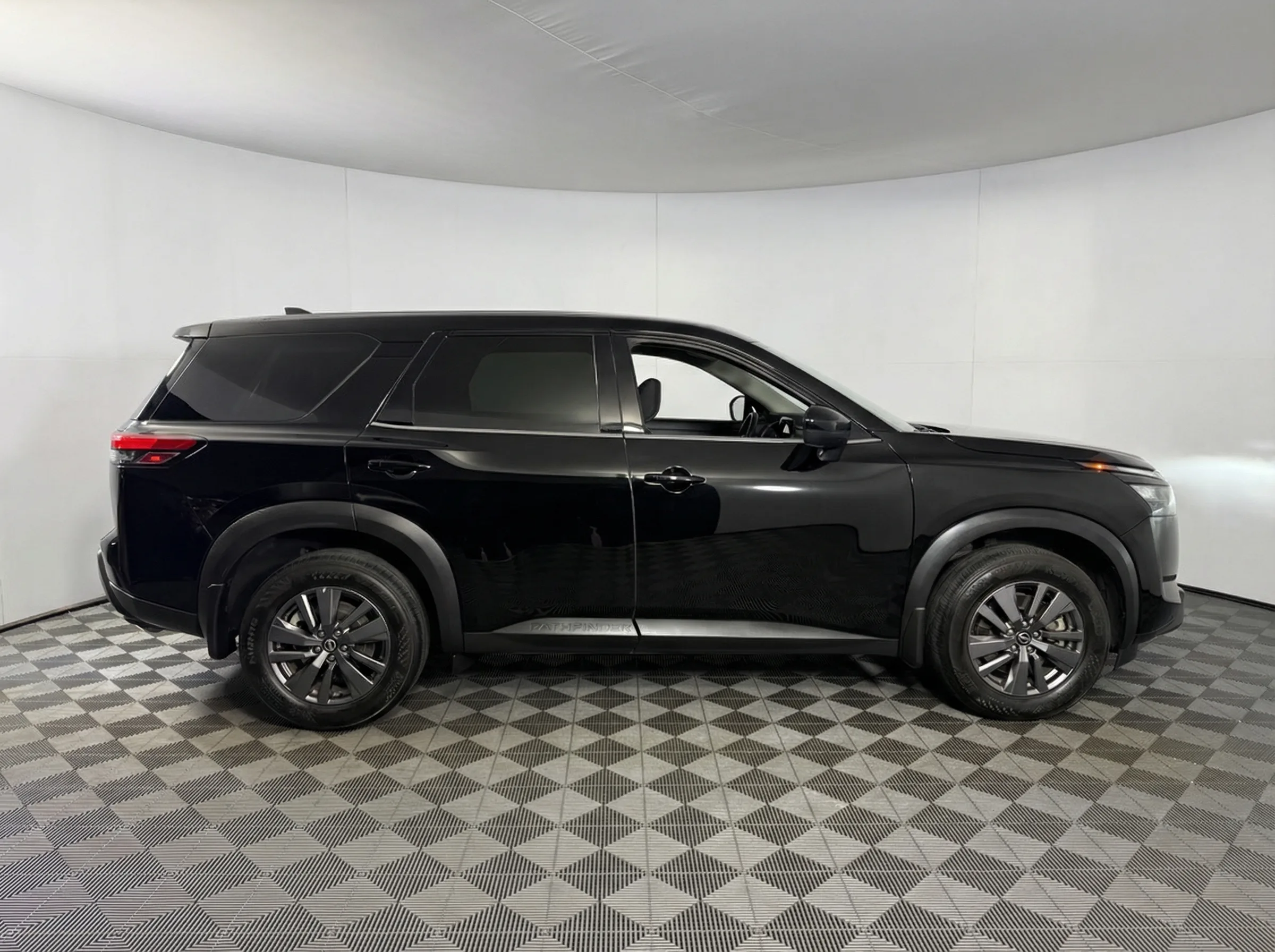 2024 Nissan Pathfinder S — photo 1