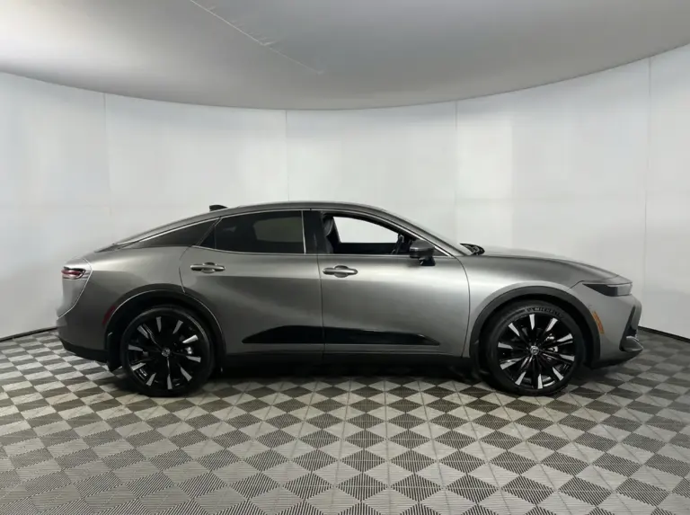 2025 Toyota Crown Platinum