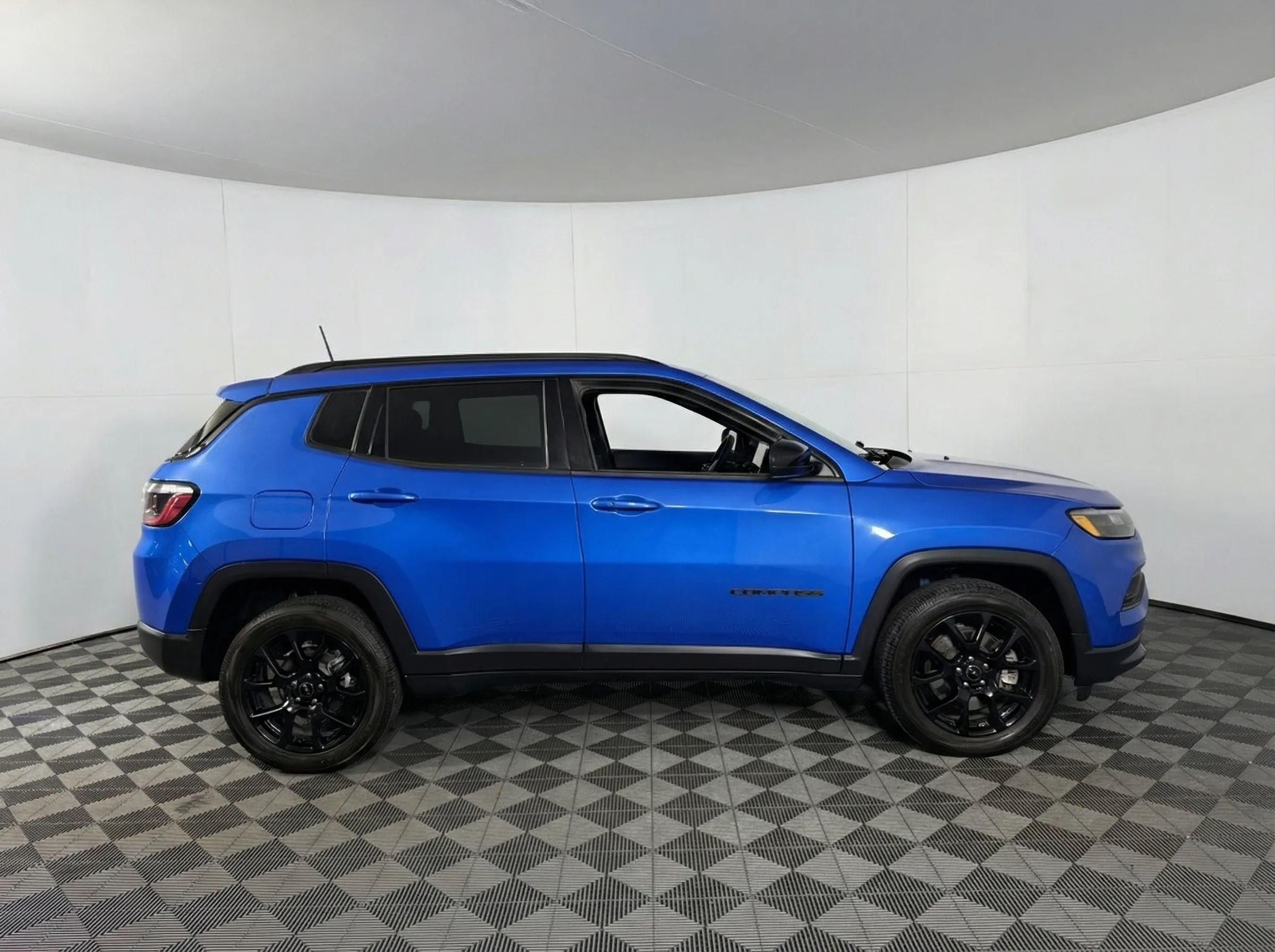 2025 Jeep Compass Latitude — photo 1