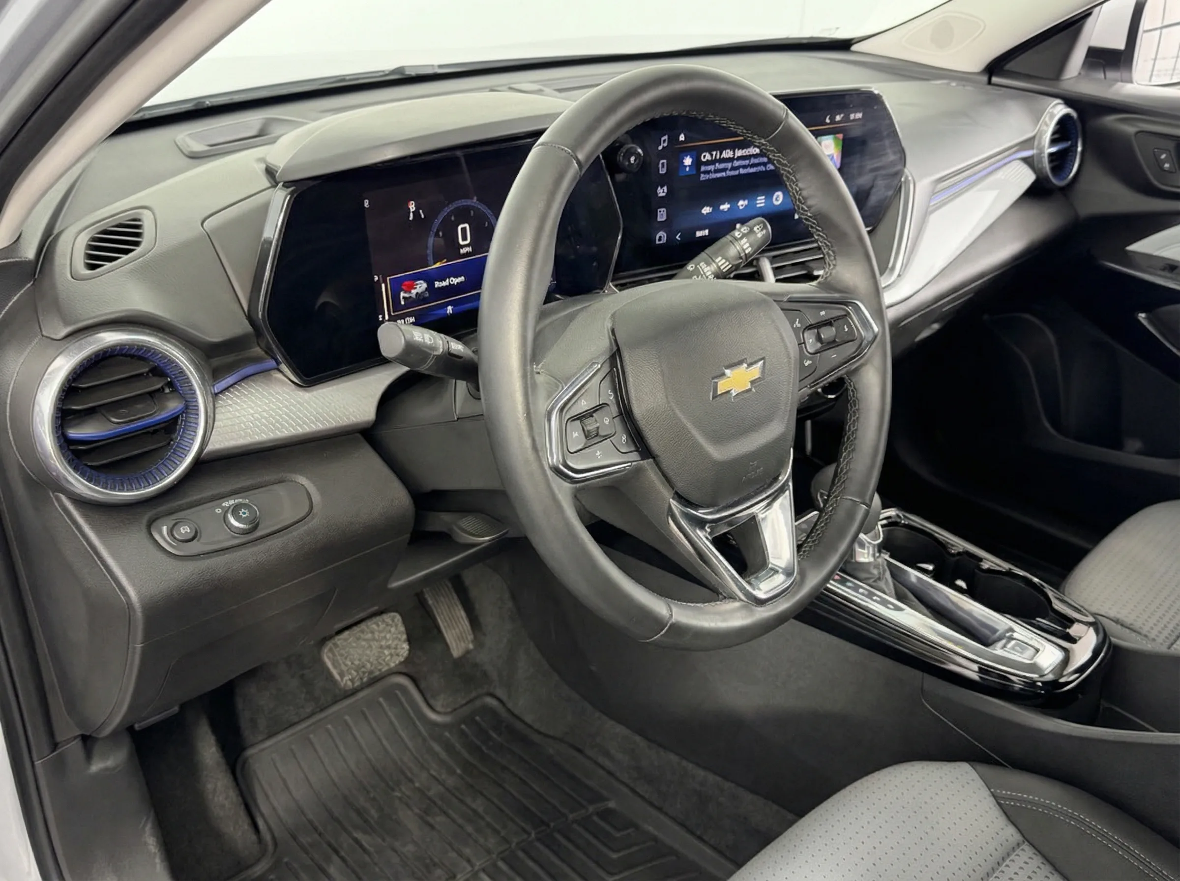2025 Chevrolet Trax LT — thumbnail 10