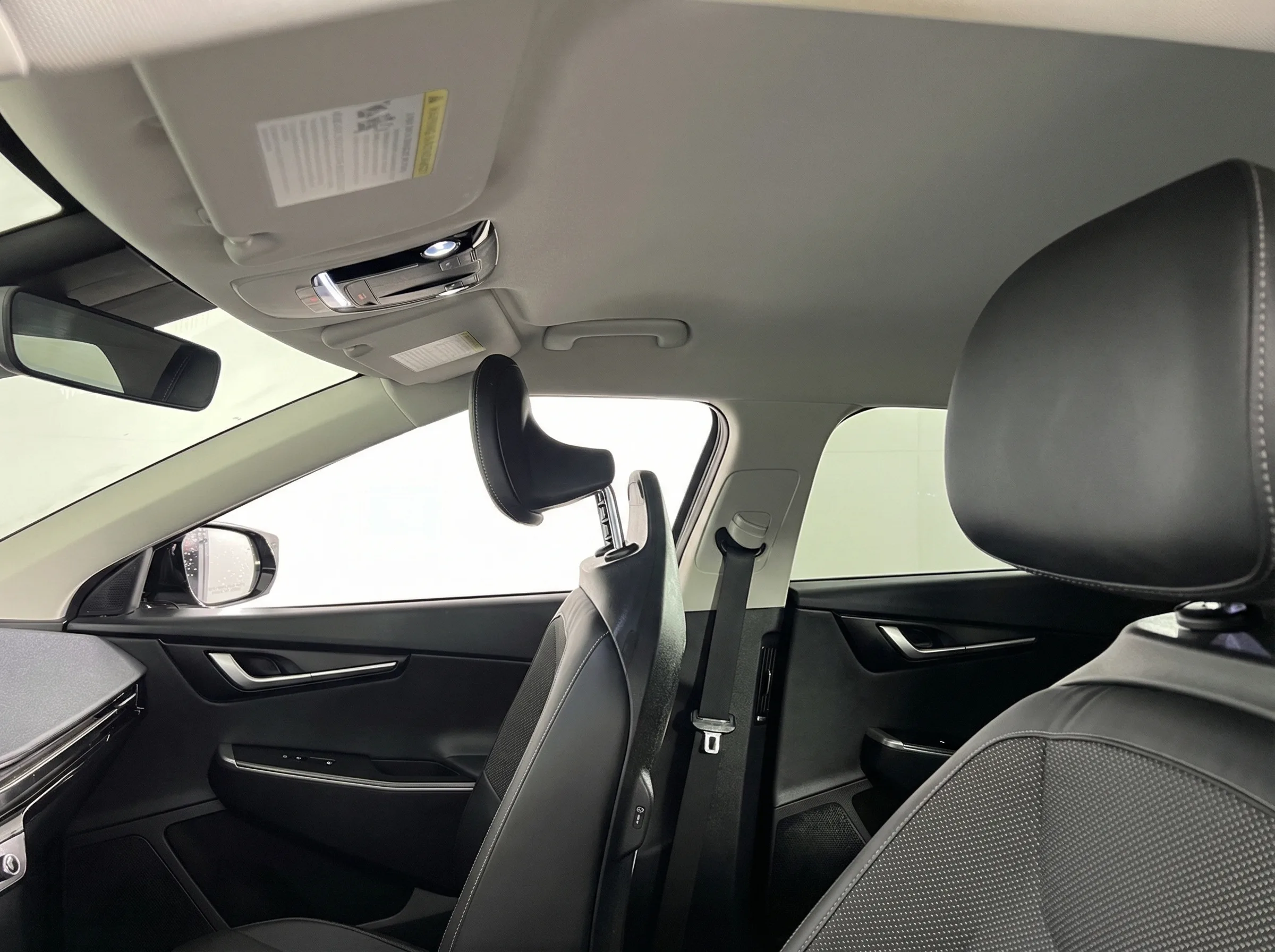 2024 Kia EV6 Light — thumbnail 12