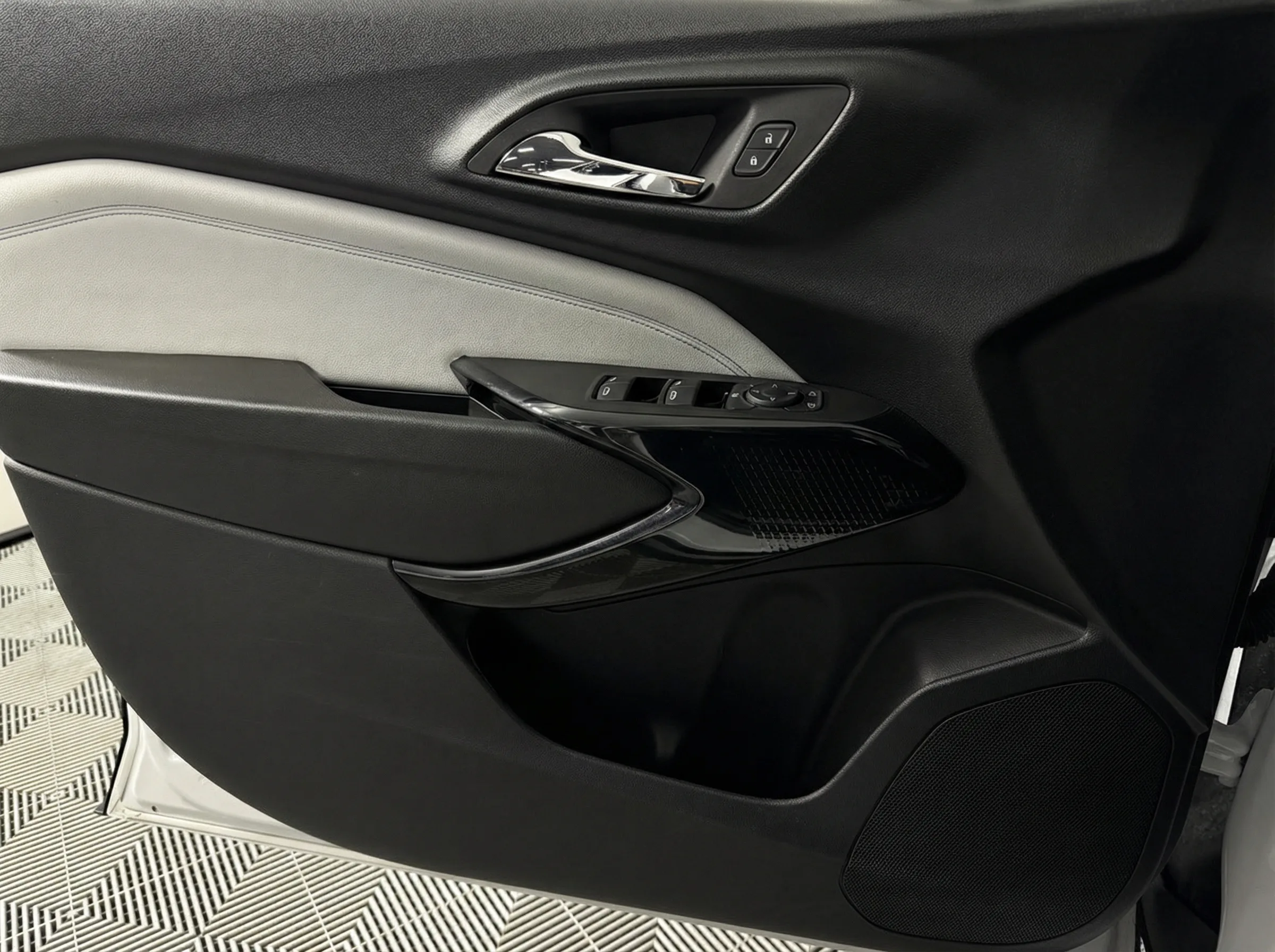 2025 Chevrolet Trax LT — thumbnail 13