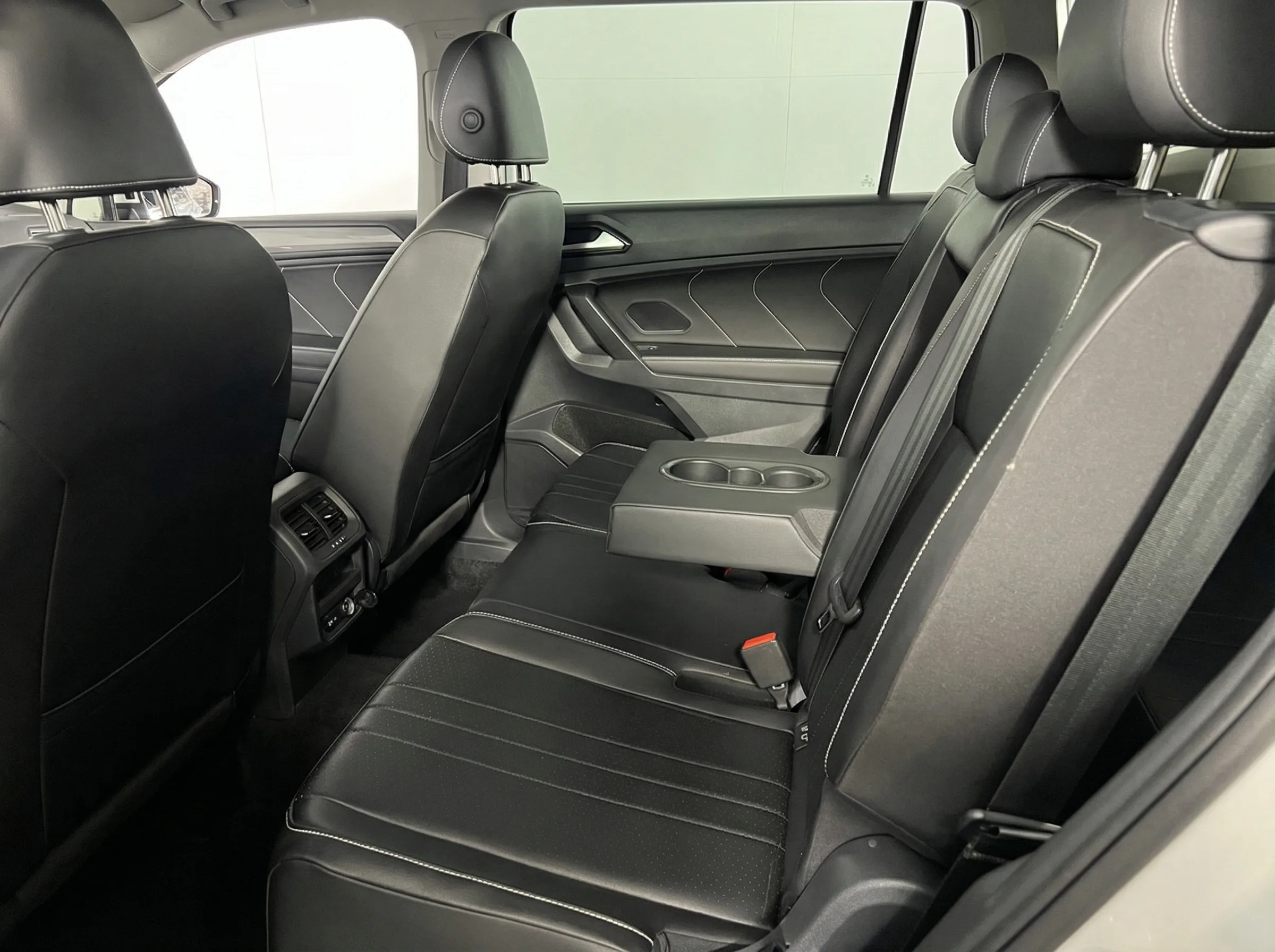 2024 Volkswagen Tiguan 2.0T Wolfsburg Edition — thumbnail 13