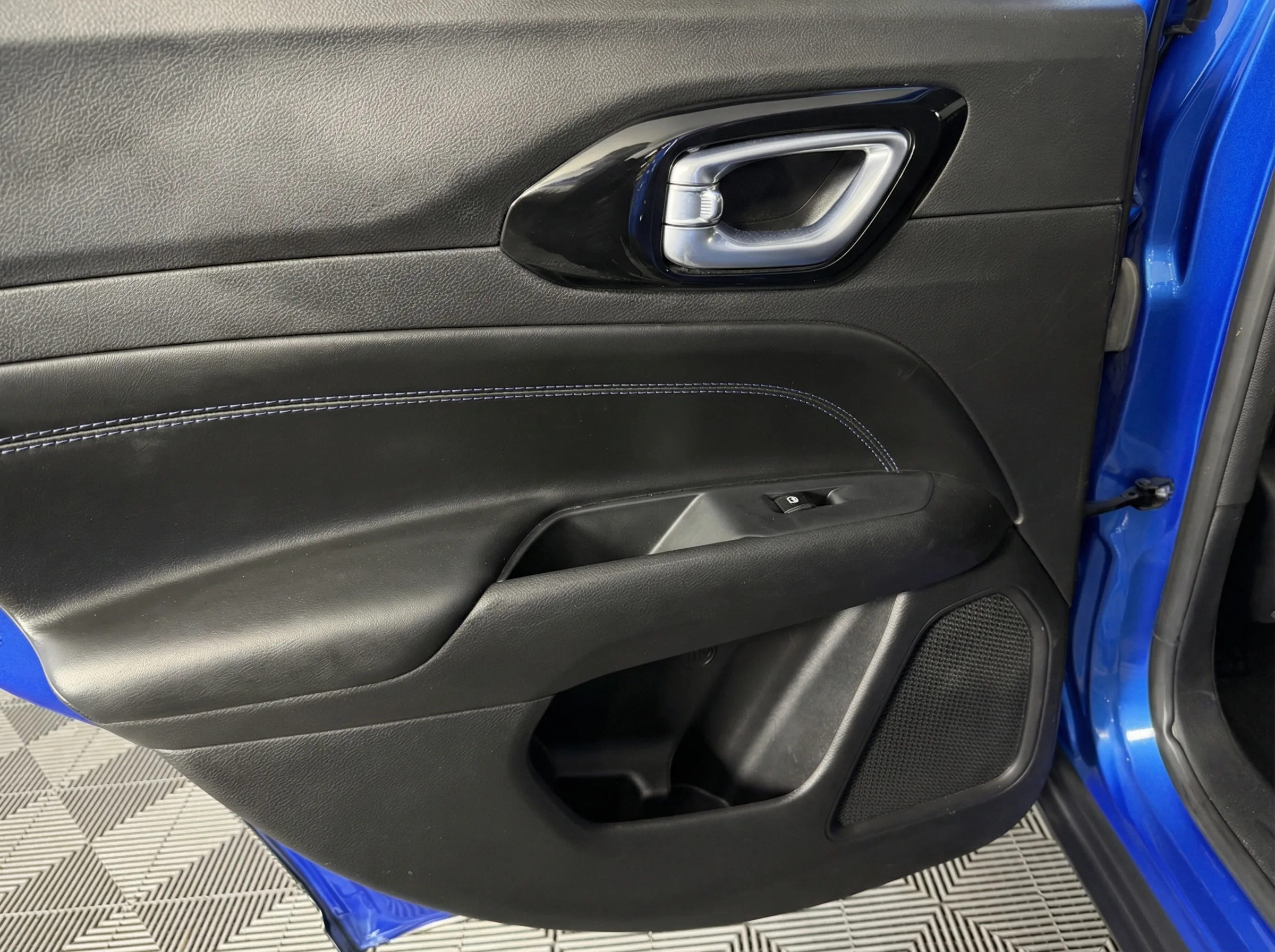 2025 Jeep Compass Latitude — thumbnail 13