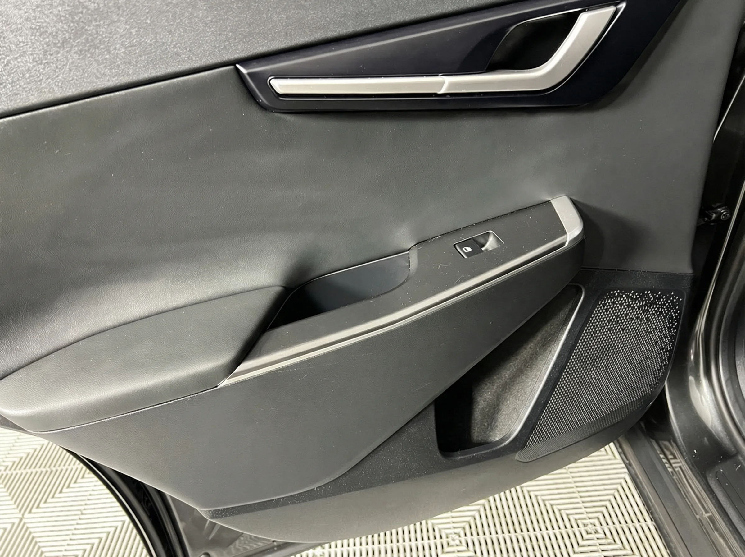 2024 Kia EV6 Light — thumbnail 15