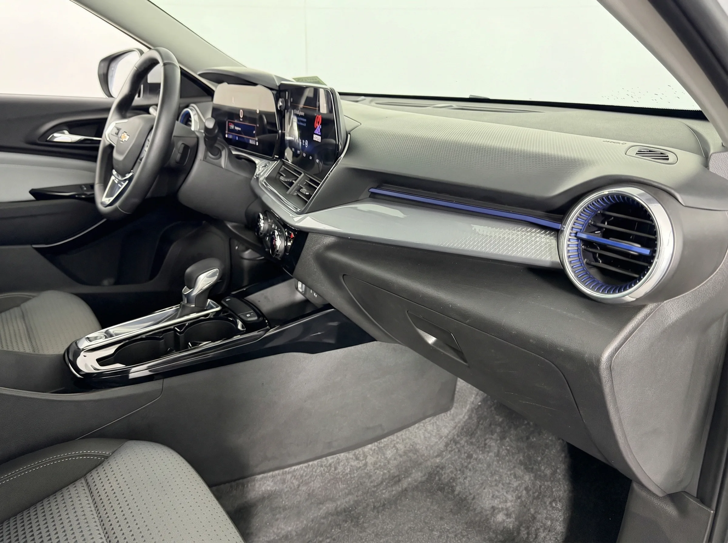 2025 Chevrolet Trax LT — thumbnail 16