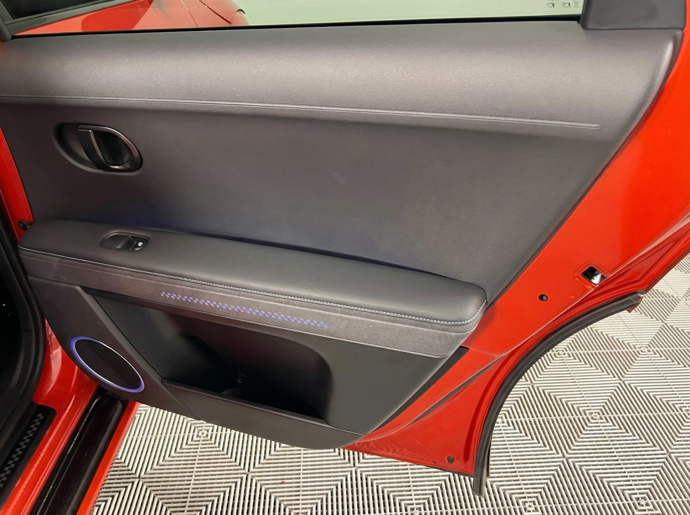 2025 Hyundai IONIQ 5 N — thumbnail 16