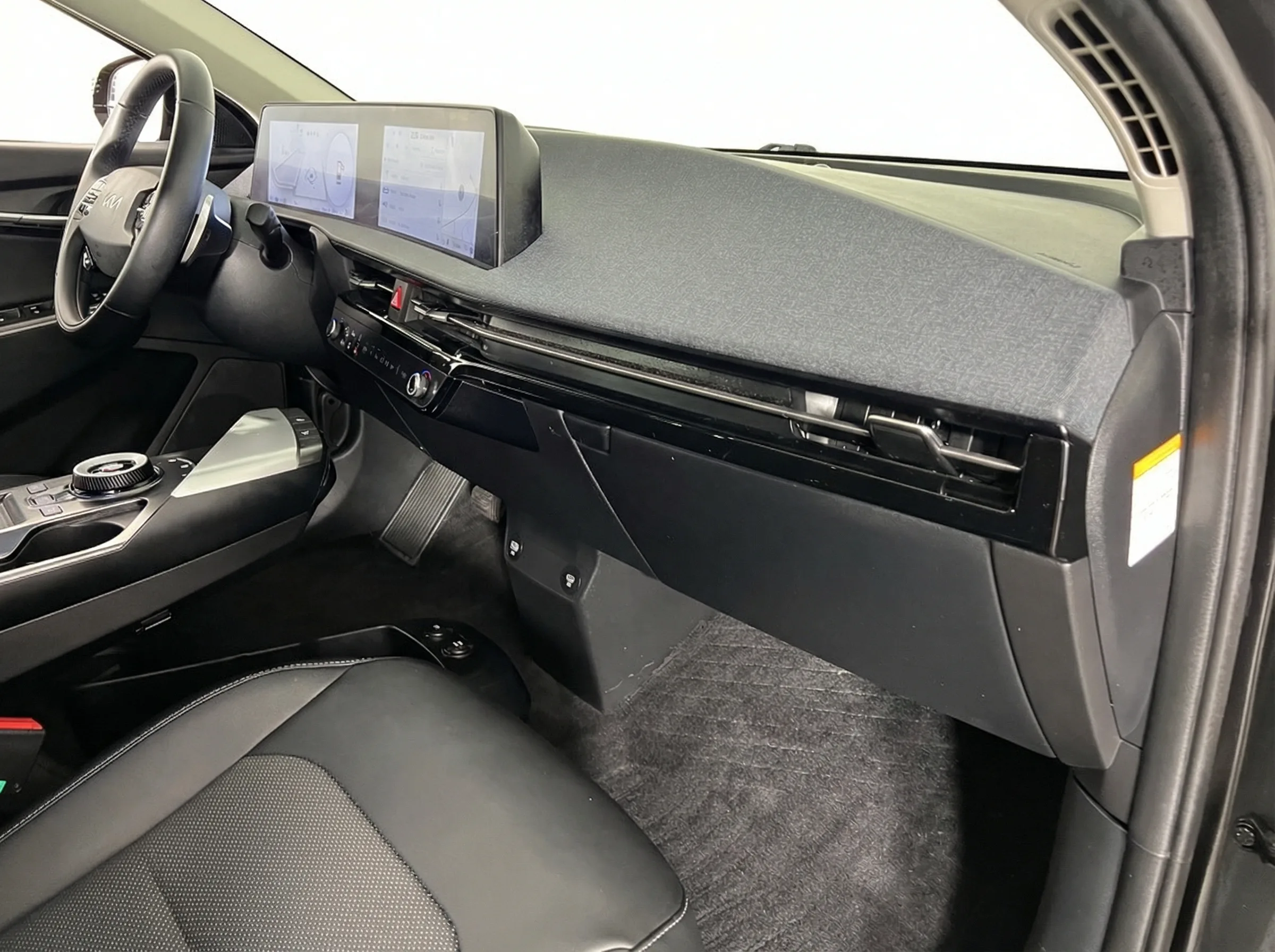2024 Kia EV6 Light — thumbnail 17
