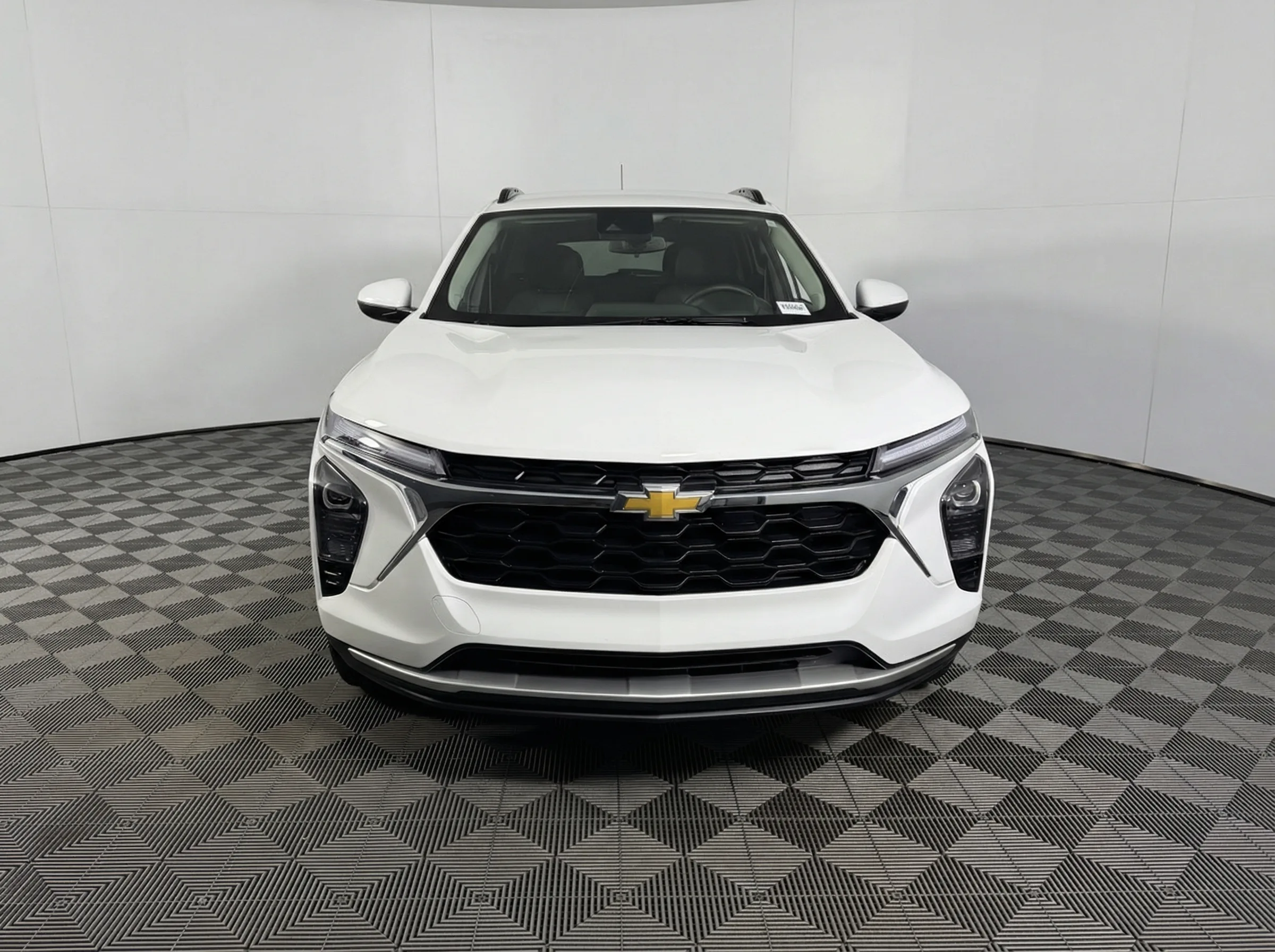2025 Chevrolet Trax LT — thumbnail 2