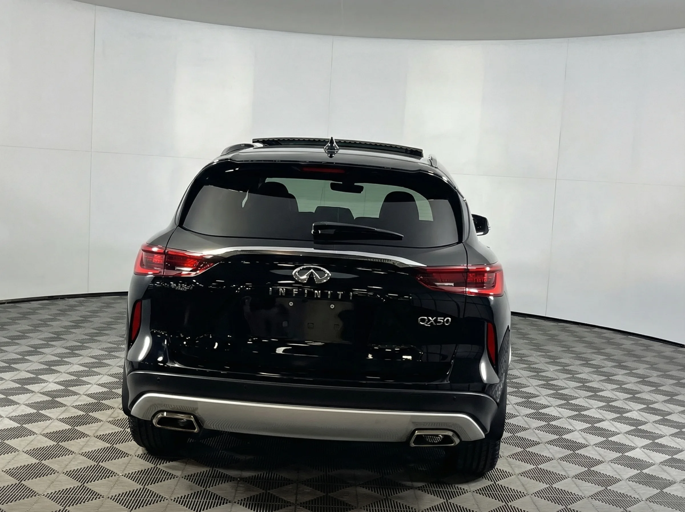 2023 INFINITI QX50 LUXE — thumbnail 2