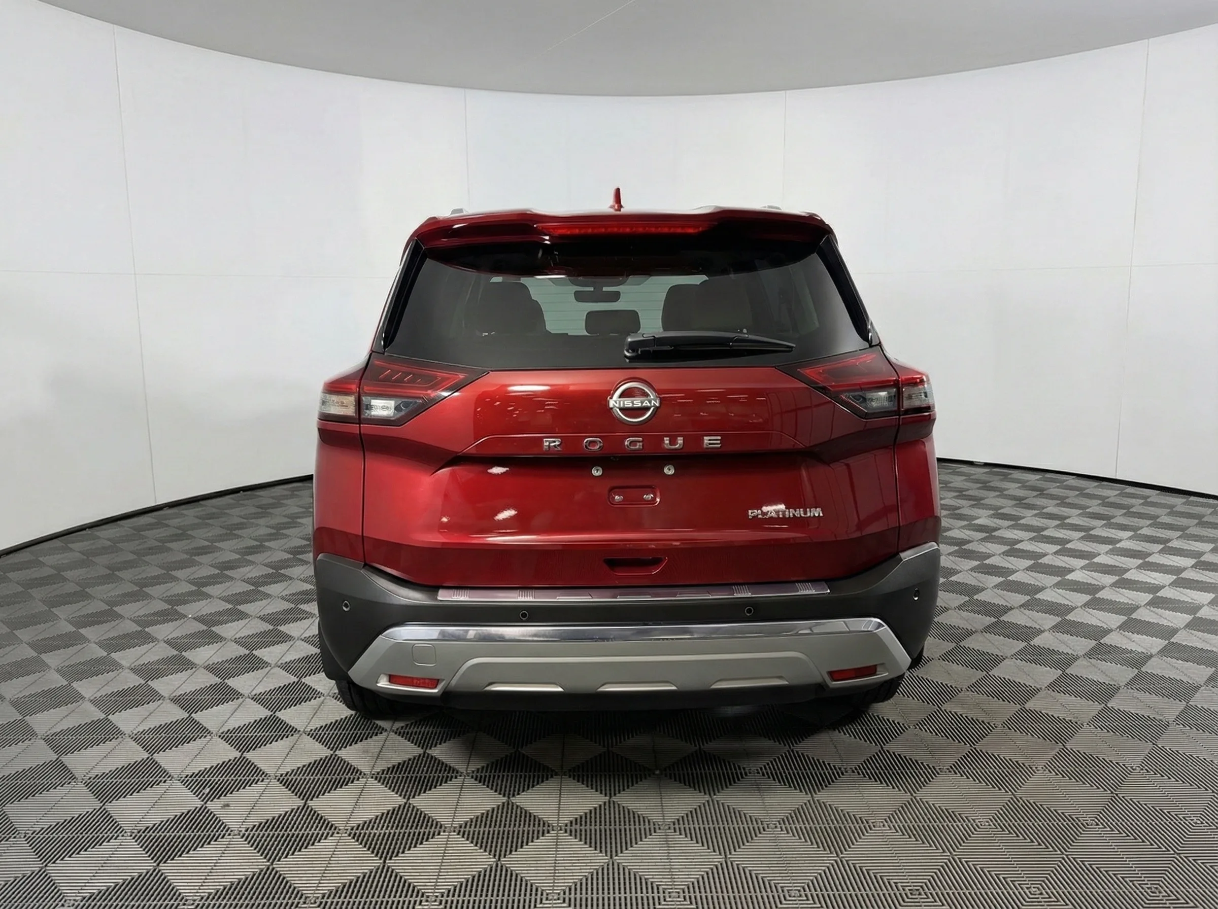 2023 Nissan Rogue Platinum — thumbnail 2
