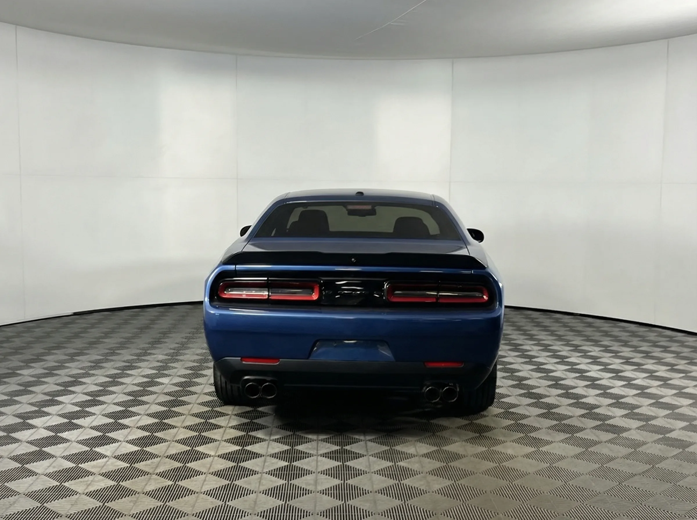 2023 Dodge Challenger SXT — thumbnail 2