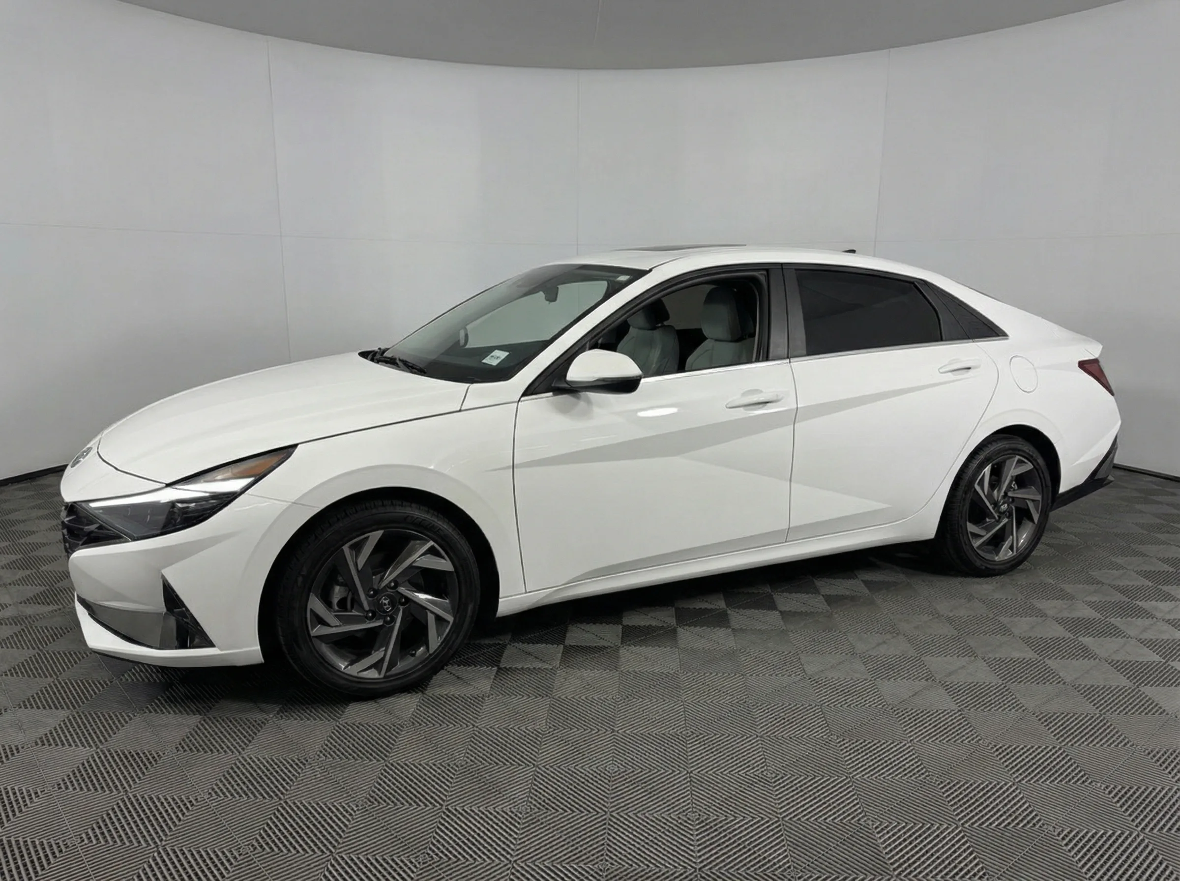 2025 Hyundai Elantra Hybrid Limited — thumbnail 2