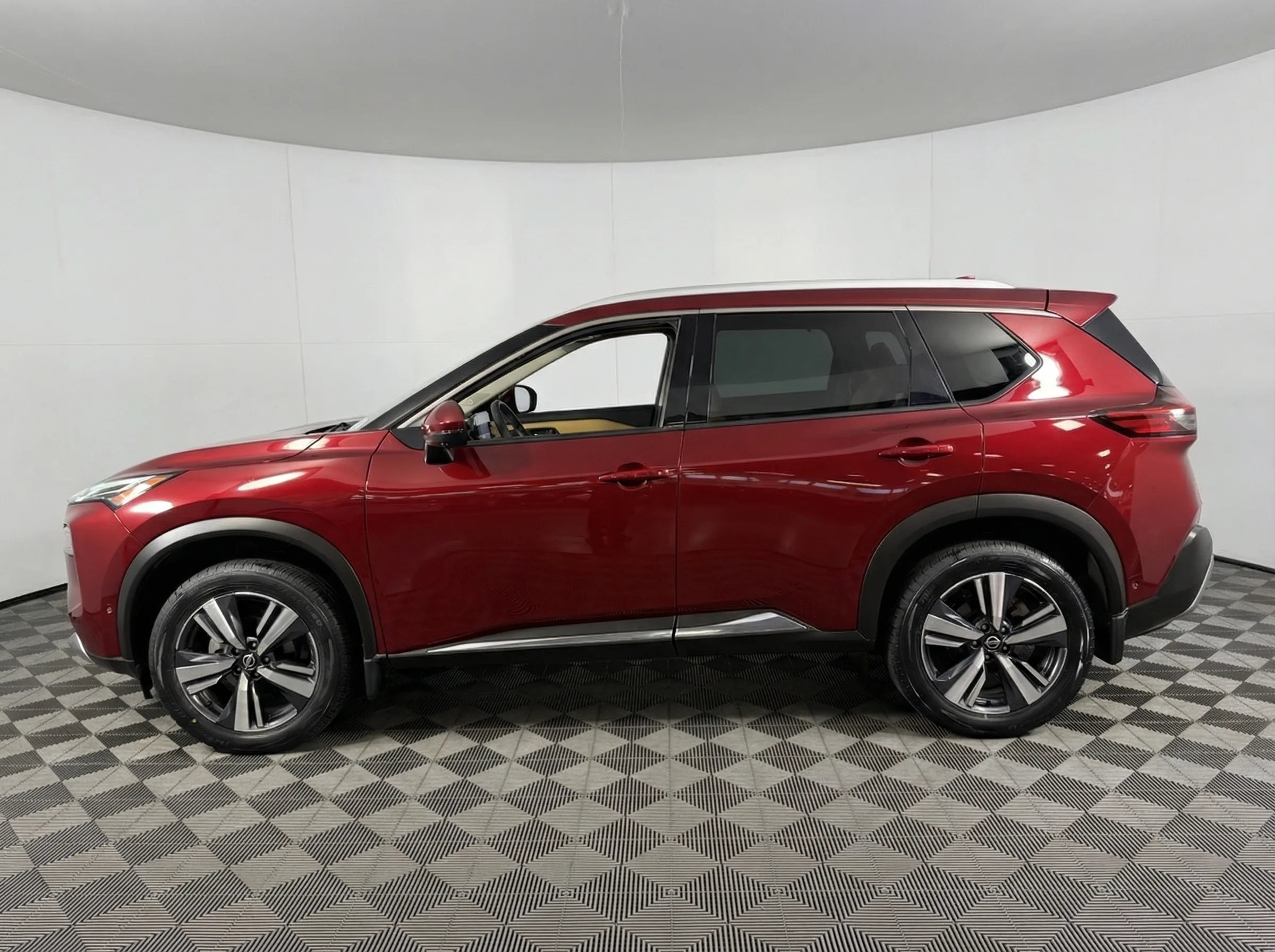 2023 Nissan Rogue Platinum — thumbnail 3