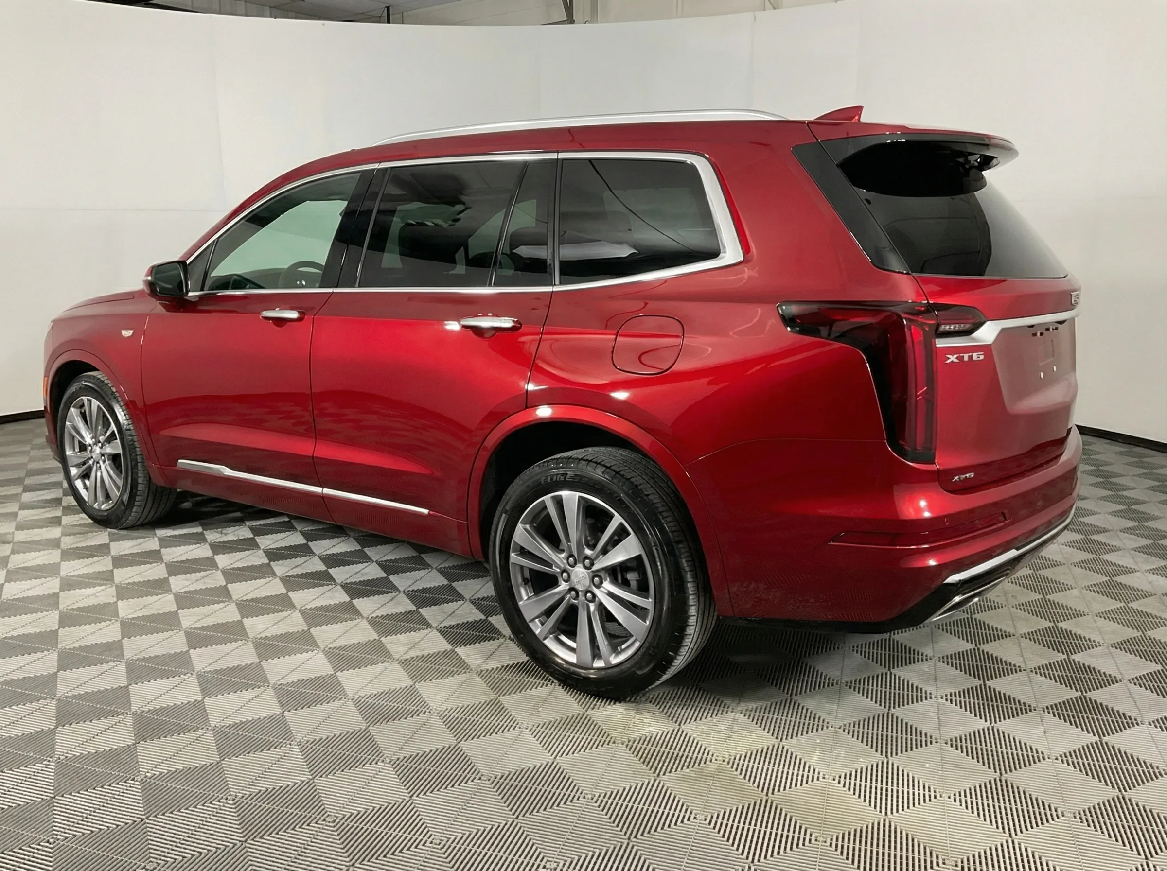 2024 Cadillac XT6 Premium Luxury — thumbnail 3