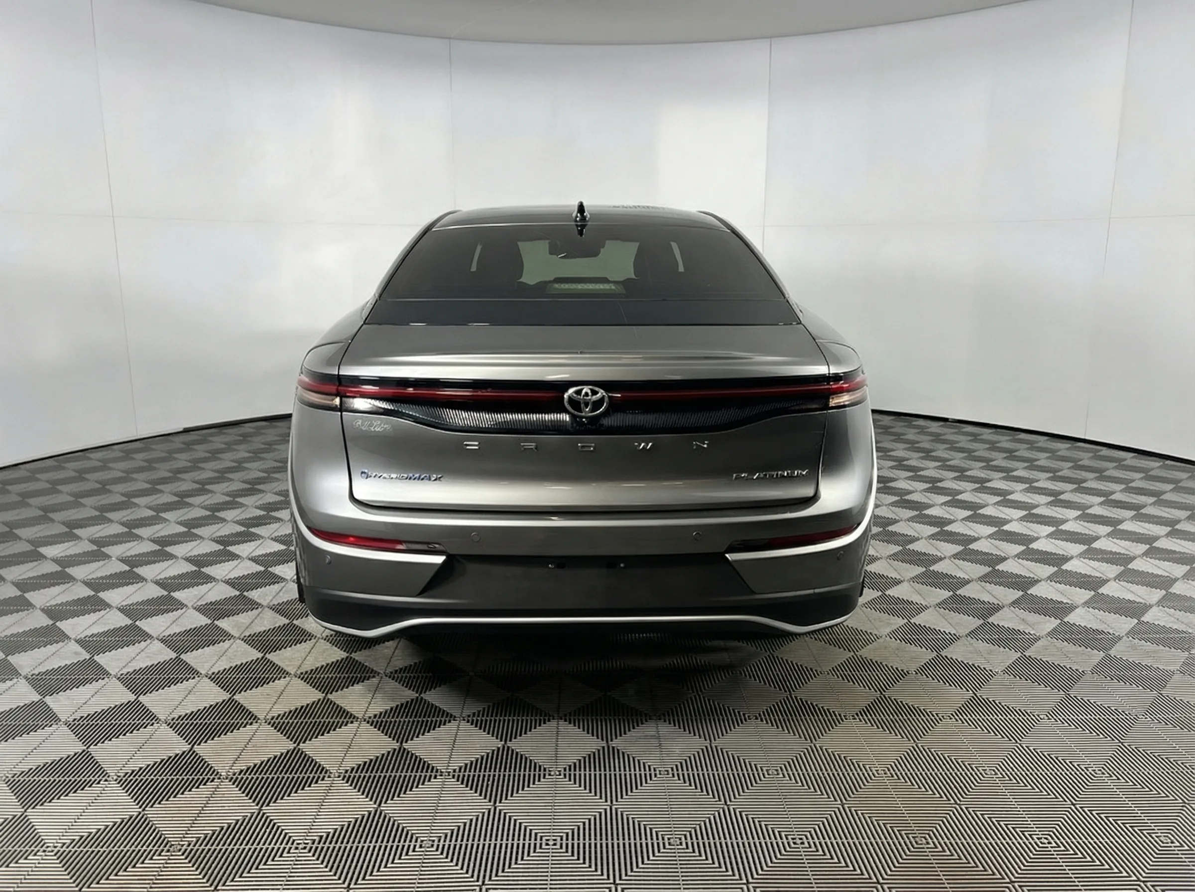 2025 Toyota Crown Platinum — thumbnail 3