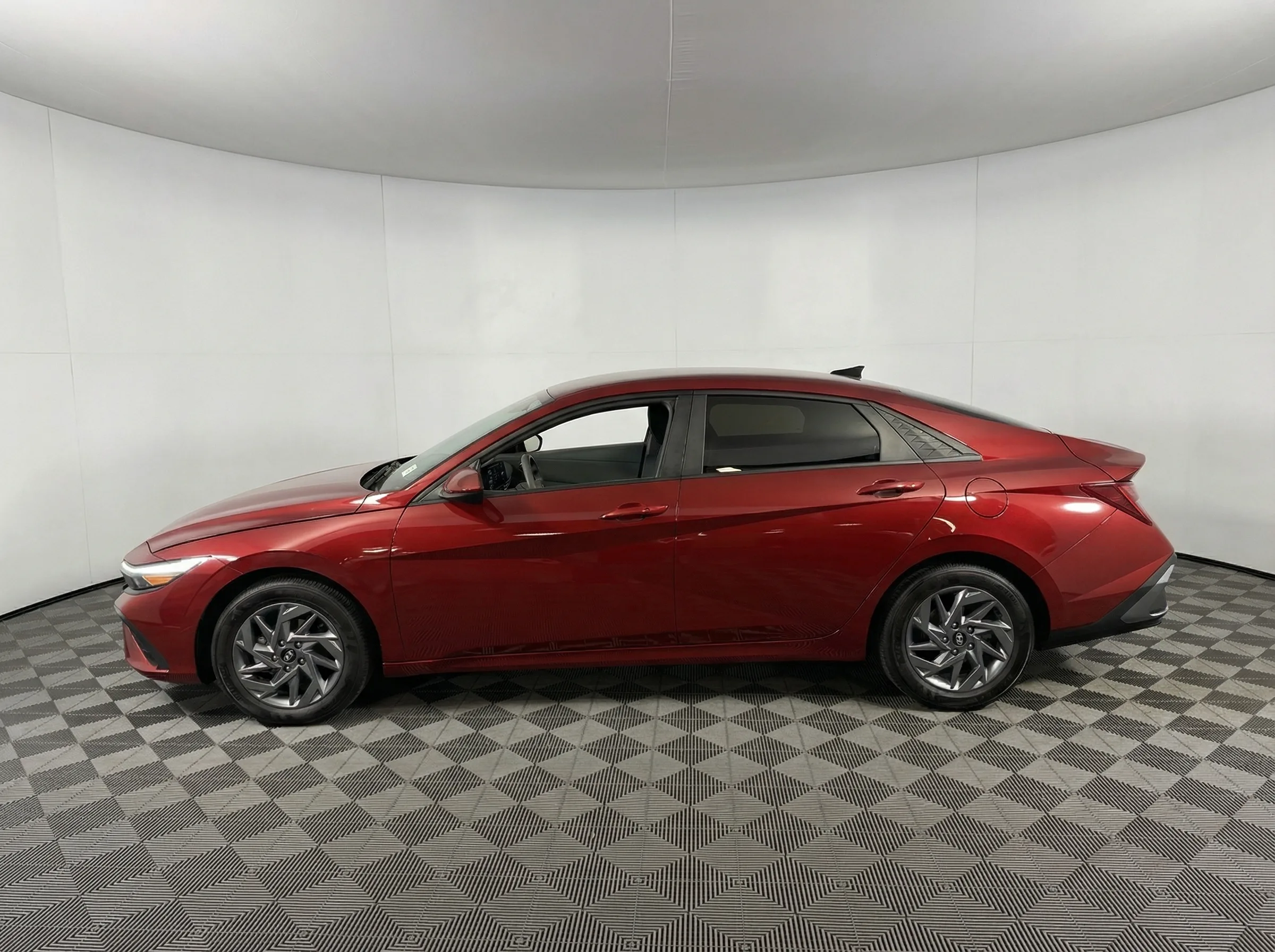 2024 Hyundai Elantra Hybrid Blue — thumbnail 3