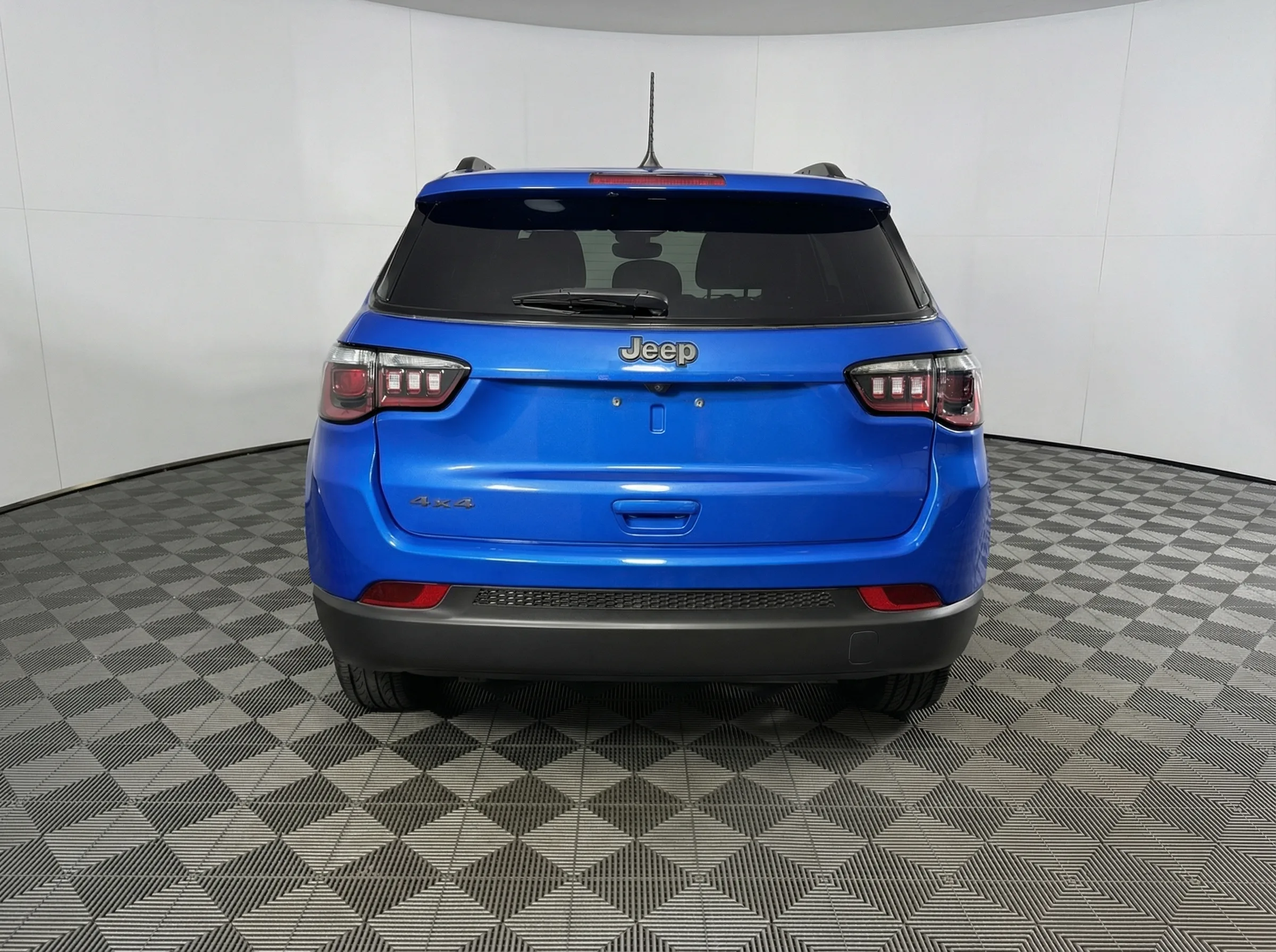 2025 Jeep Compass Latitude — thumbnail 3