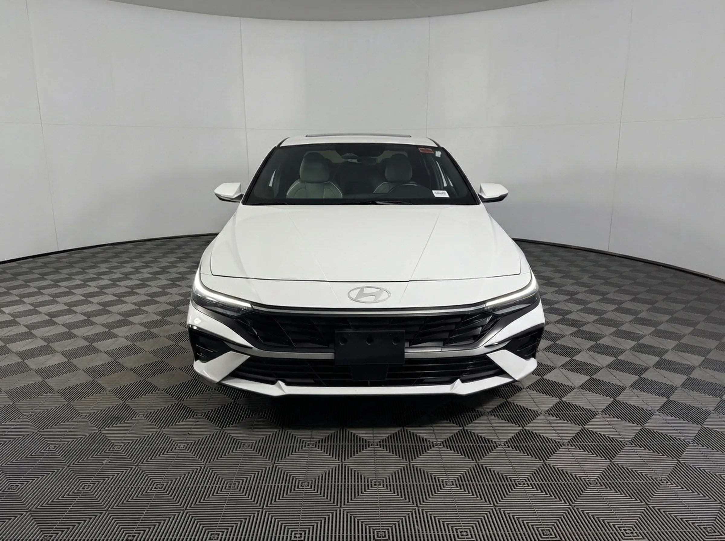 2025 Hyundai Elantra Hybrid Limited — thumbnail 4