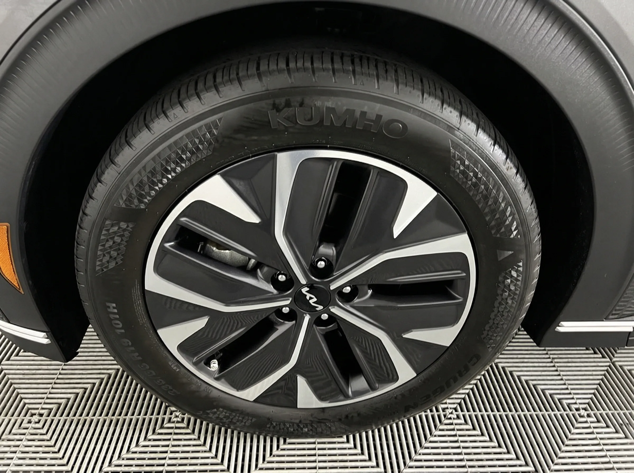 2024 Kia EV6 Light — thumbnail 5