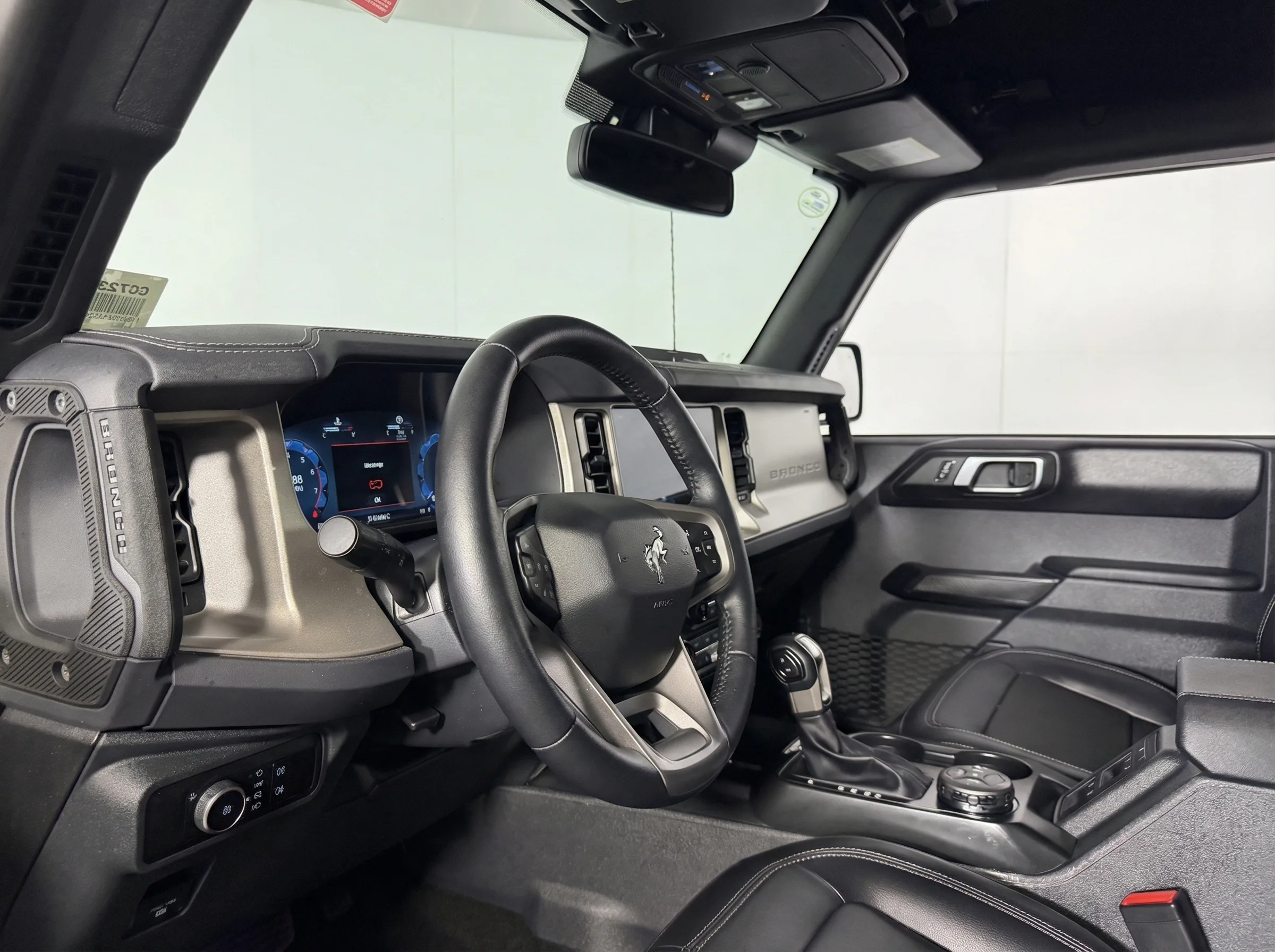 2025 Ford Bronco Outer Banks — thumbnail 9