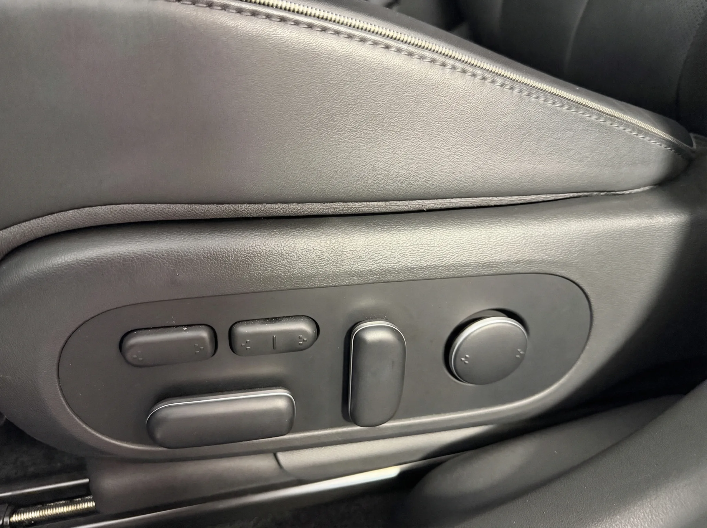2023 Hyundai IONIQ 5 Limited — thumbnail 9