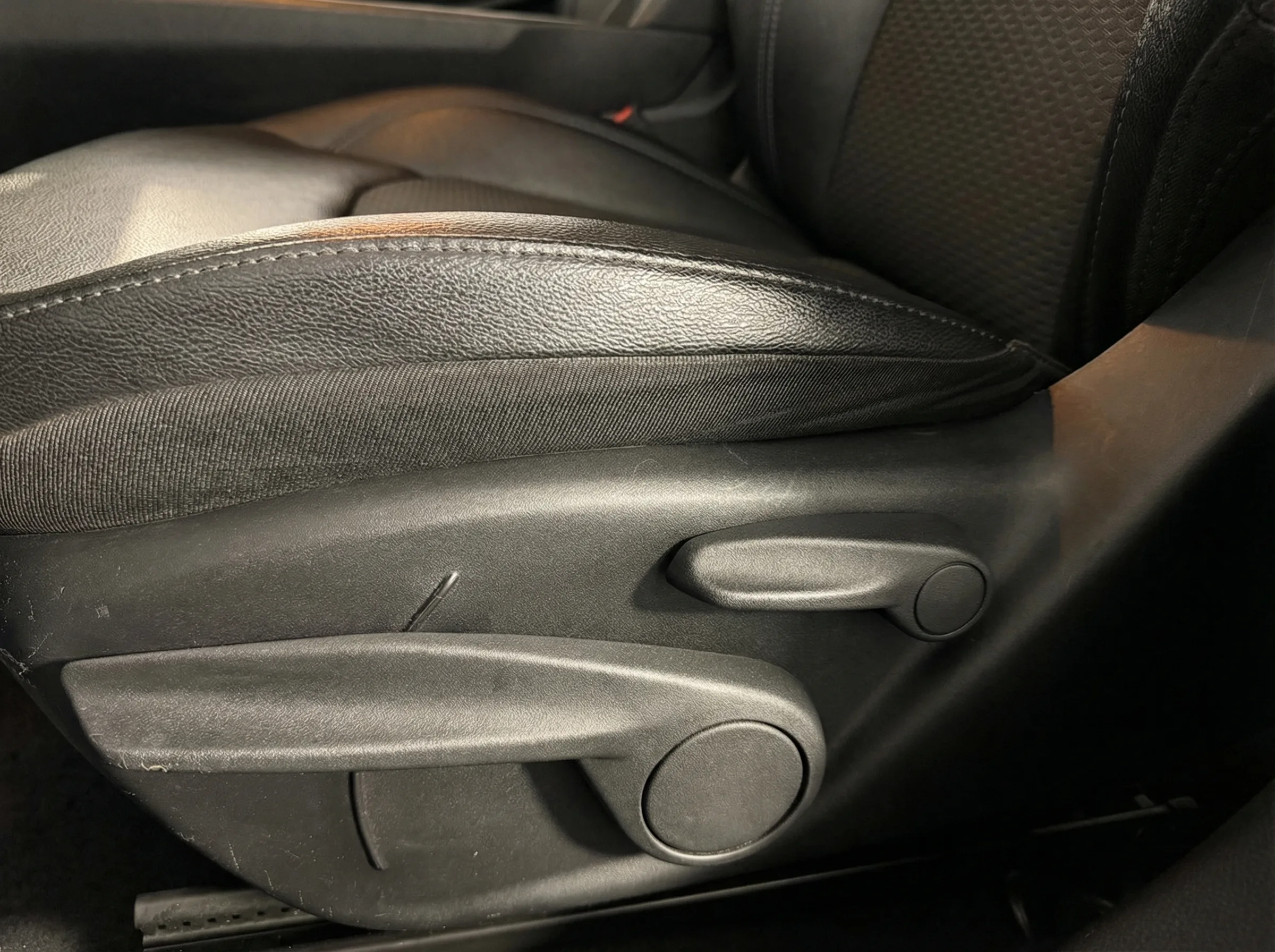 2025 Jeep Compass Latitude — thumbnail 9